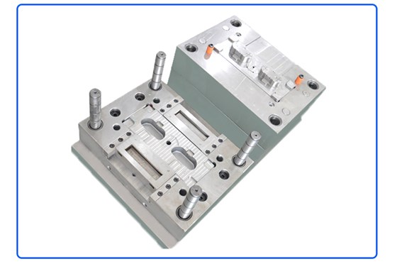 蓝牙耳机模具加工案例CZ704B 常用的注塑模具